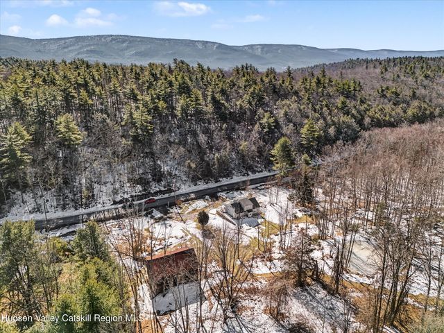 50 Tempaloni Road, Ellenville, NY 12428