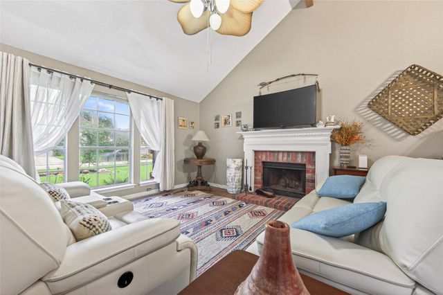 5710 S Magazine Circle, Houston, TX 77084
