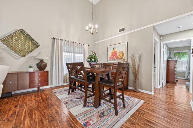 5710 S Magazine Circle, Houston, TX 77084