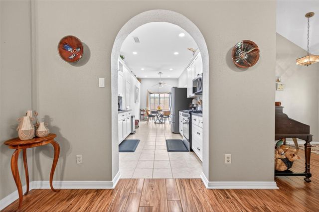 5710 S Magazine Circle, Houston, TX 77084