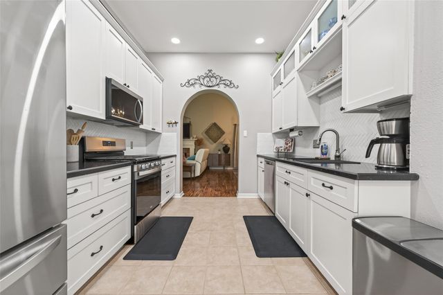 5710 S Magazine Circle, Houston, TX 77084