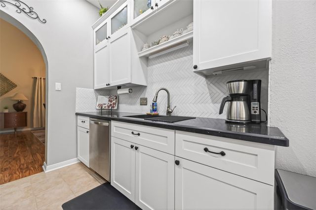 5710 S Magazine Circle, Houston, TX 77084