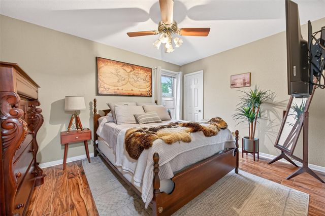 5710 S Magazine Circle, Houston, TX 77084