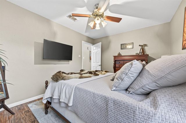 5710 S Magazine Circle, Houston, TX 77084