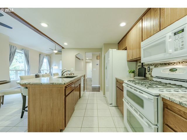 770 GIRARD Ct, Cottage Grove, OR 97424