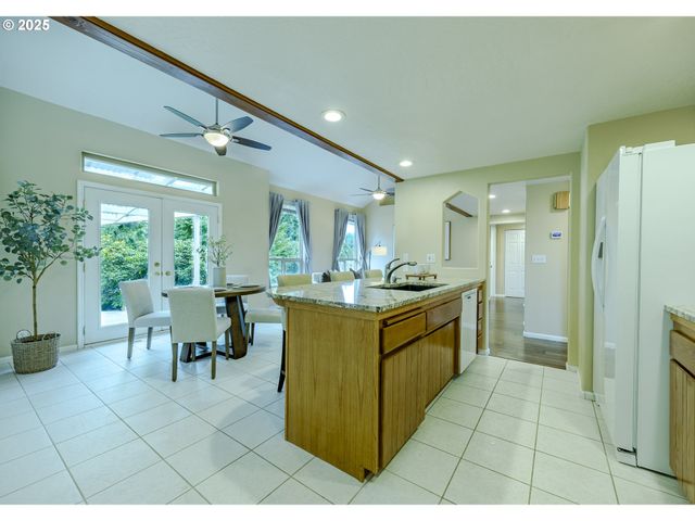 770 GIRARD Ct, Cottage Grove, OR 97424