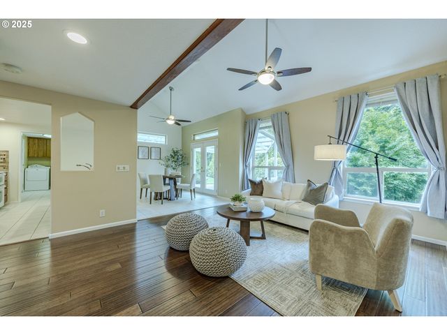 770 GIRARD Ct, Cottage Grove, OR 97424