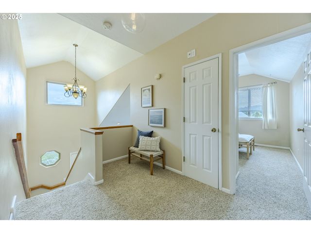 770 GIRARD Ct, Cottage Grove, OR 97424