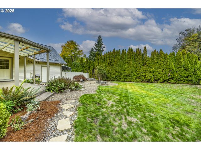 770 GIRARD Ct, Cottage Grove, OR 97424