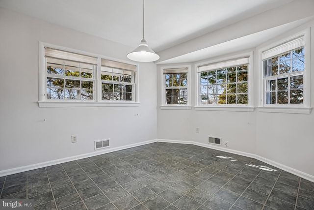 606 WINHALL WAY, Silver Spring, MD 20904