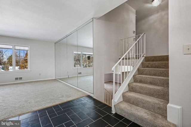 606 WINHALL WAY, Silver Spring, MD 20904