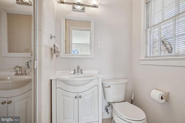 606 WINHALL WAY, Silver Spring, MD 20904