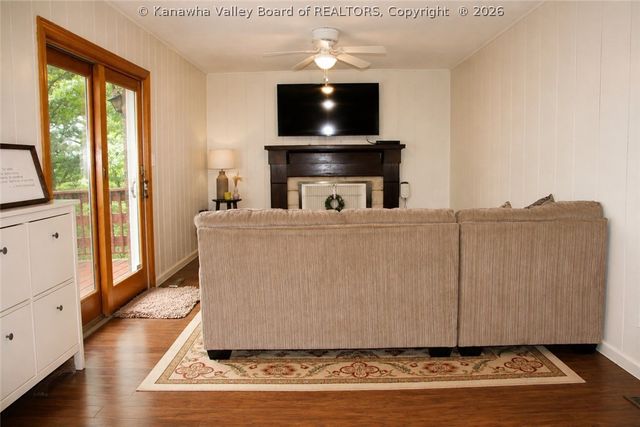 1021 Sandhill Drive, St Albans, WV 25177