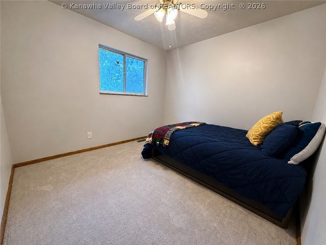 1021 Sandhill Drive, St Albans, WV 25177