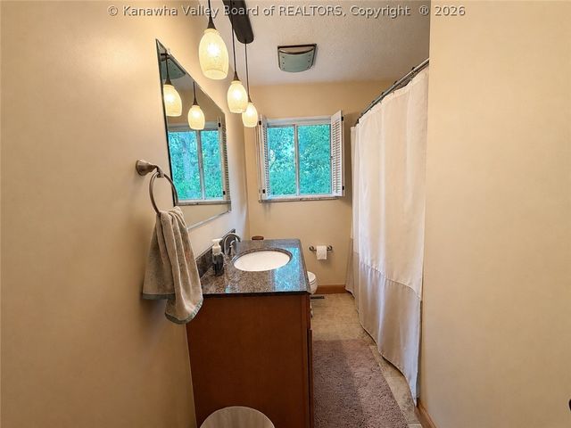1021 Sandhill Drive, St Albans, WV 25177