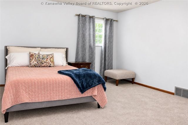 1021 Sandhill Drive, St Albans, WV 25177
