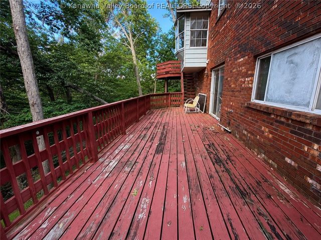 1021 Sandhill Drive, St Albans, WV 25177