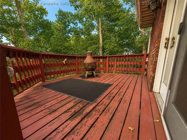 1021 Sandhill Drive, St Albans, WV 25177
