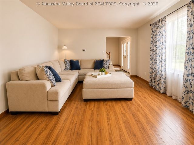 1021 Sandhill Drive, St Albans, WV 25177
