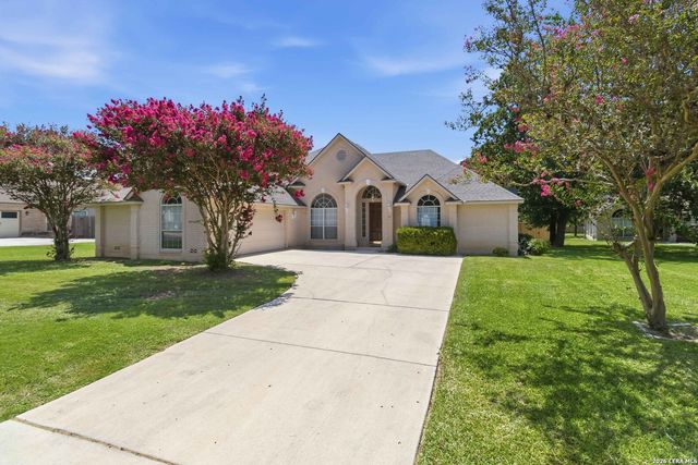 8408 TRACINEY BLVD, San Antonio, TX 78255