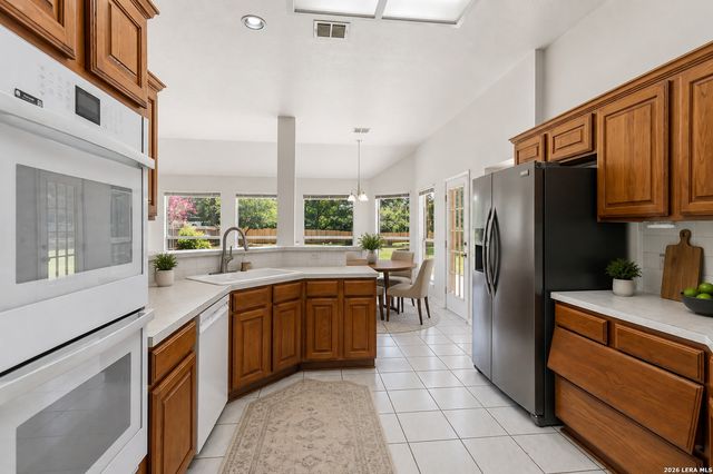 8408 TRACINEY BLVD, San Antonio, TX 78255