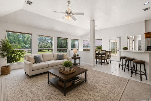 8408 TRACINEY BLVD, San Antonio, TX 78255
