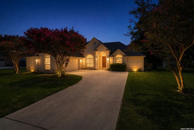 8408 TRACINEY BLVD, San Antonio, TX 78255