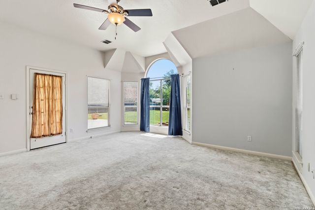 8408 TRACINEY BLVD, San Antonio, TX 78255