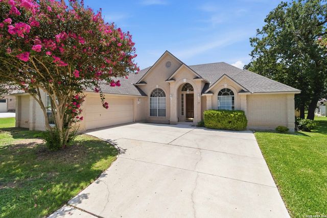8408 TRACINEY BLVD, San Antonio, TX 78255