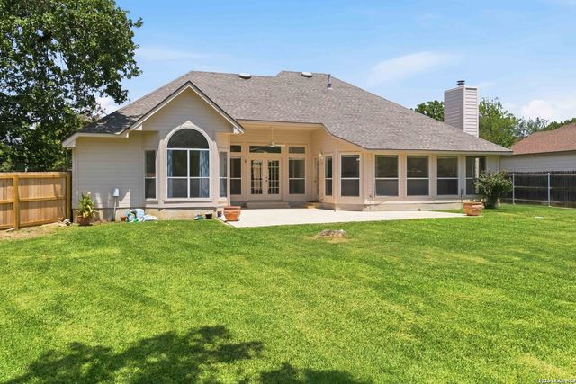 8408 TRACINEY BLVD, San Antonio, TX 78255
