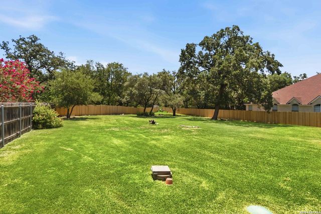 8408 TRACINEY BLVD, San Antonio, TX 78255