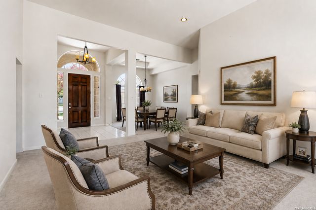 8408 TRACINEY BLVD, San Antonio, TX 78255