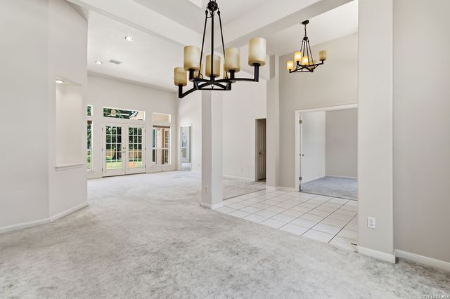 8408 TRACINEY BLVD, San Antonio, TX 78255