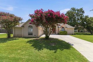 8408 TRACINEY BLVD, San Antonio, TX 78255
