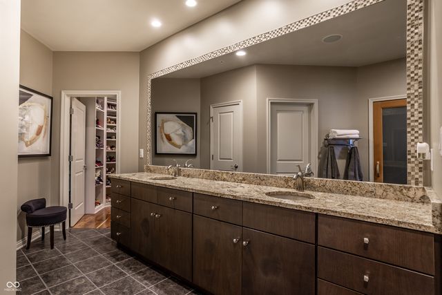 225 N New Jersey Street 42, Indianapolis, IN 46204