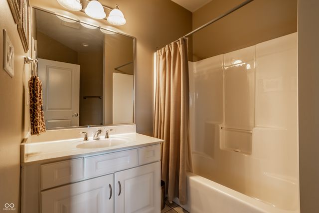 225 N New Jersey Street 42, Indianapolis, IN 46204