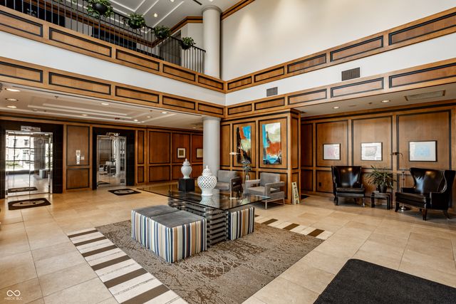 225 N New Jersey Street 42, Indianapolis, IN 46204