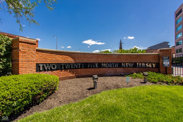 225 N New Jersey Street 42, Indianapolis, IN 46204