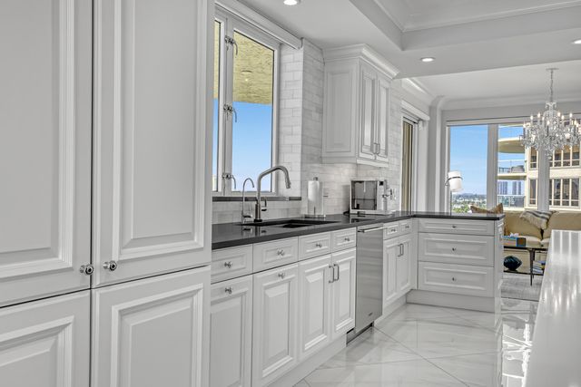 3920 N Ocean Drive 9b, Singer Island, FL 33404