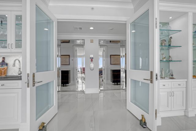 3920 N Ocean Drive 9b, Singer Island, FL 33404
