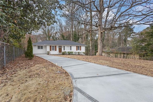 2093 Wildrose, Decatur, GA 30032