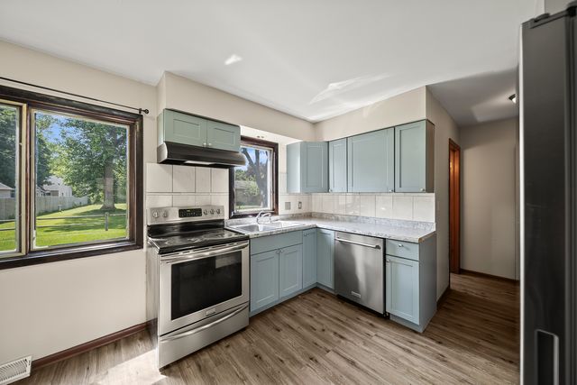 2009 53rd Street, Moline, IL 61265