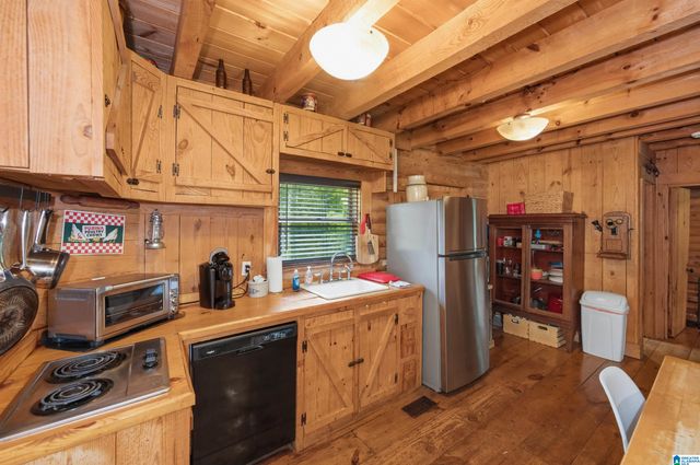 1594 VIRGINIA LANE, Hueytown, AL 35023
