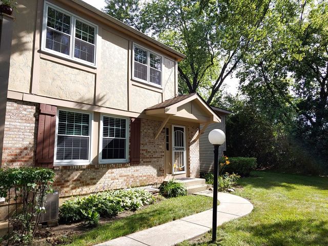 214 Redwood Court, Vernon Hills, IL 60061