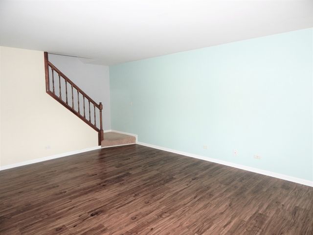 214 Redwood Court, Vernon Hills, IL 60061