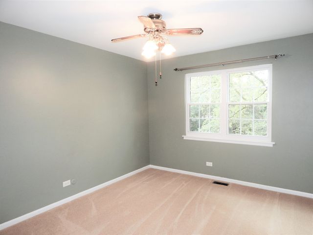 214 Redwood Court, Vernon Hills, IL 60061