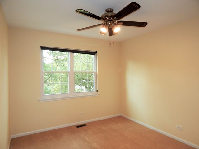 214 Redwood Court, Vernon Hills, IL 60061