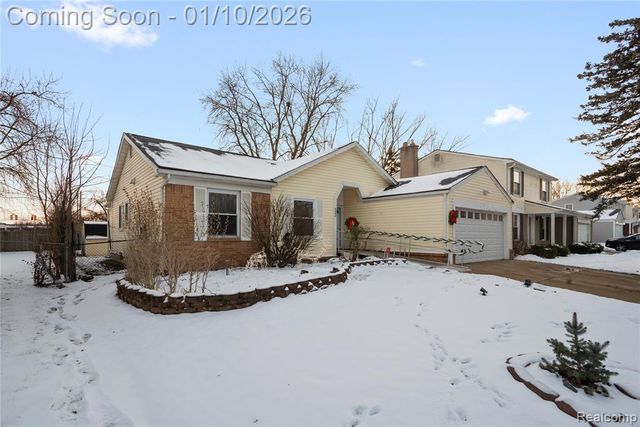 2443 Carriage Way, Ypsilanti, MI 48197