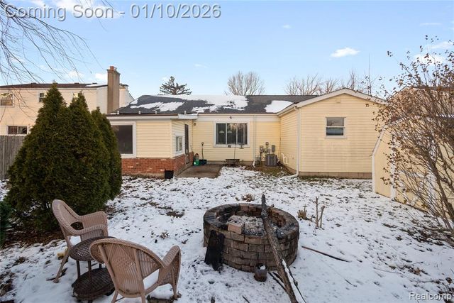 2443 Carriage Way, Ypsilanti, MI 48197