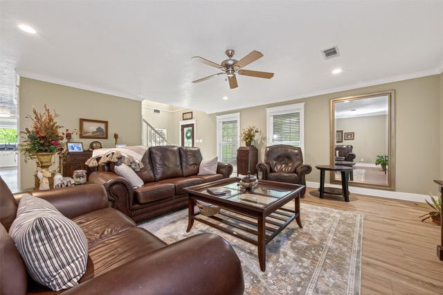 130 N Fairway Loop, Coldspring, TX 77331